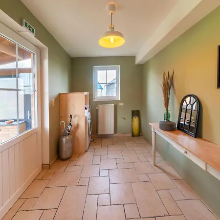 Spacious Holiday In With Bubble Bath Lierneux