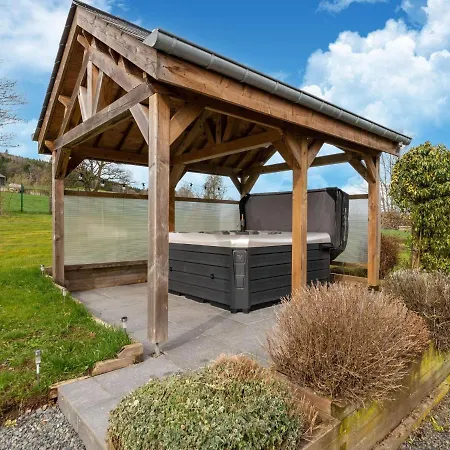 Spacious Holiday In With Bubble Bath 別荘 Lierneux